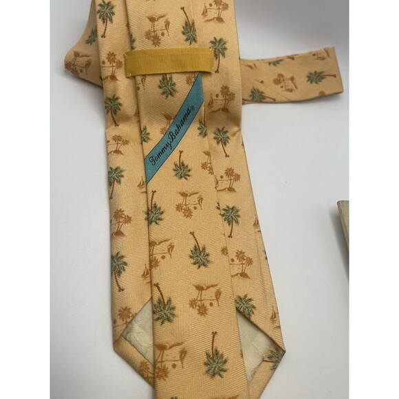 Tommy Bahama Tropical Palm Tree 100% Silk Peach Tie - Picture 4 of 7